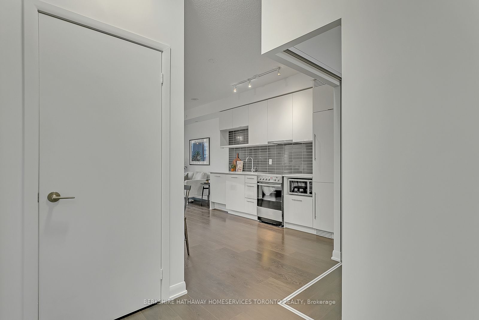 435 Richmond St W, #808
