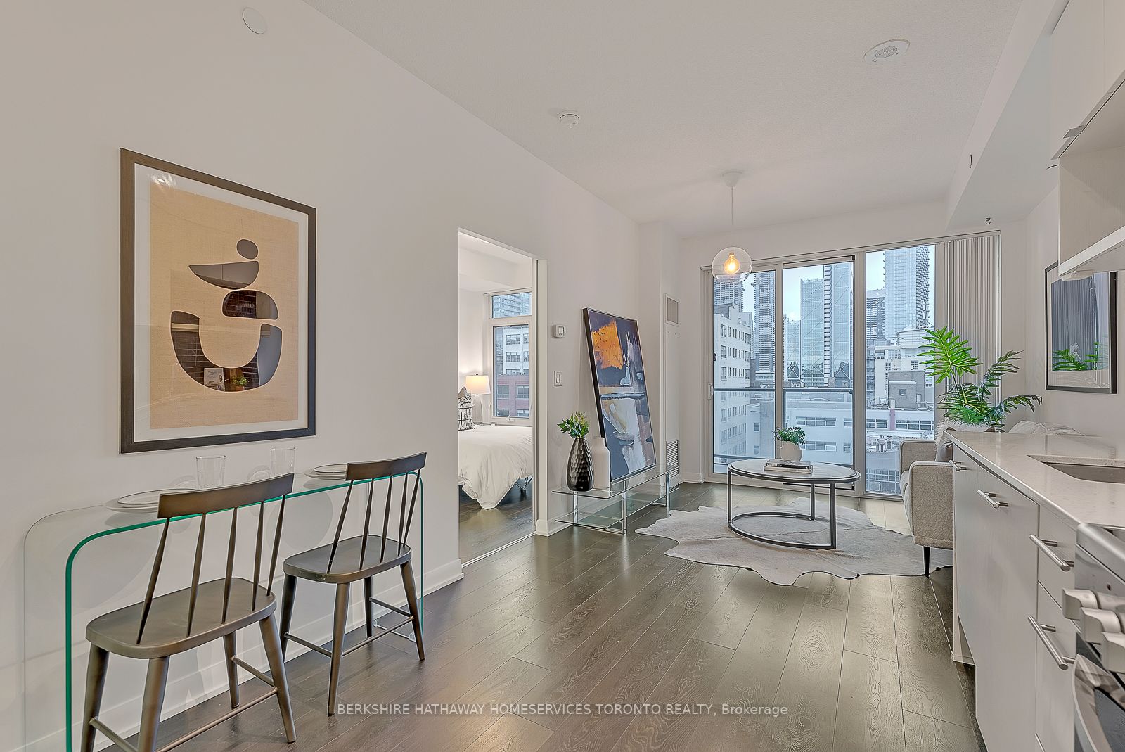 435 Richmond St W, #808