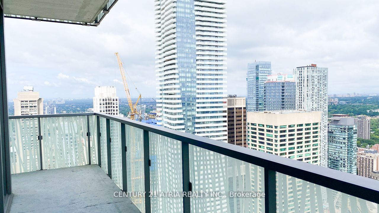 50 Charles St E, #4906