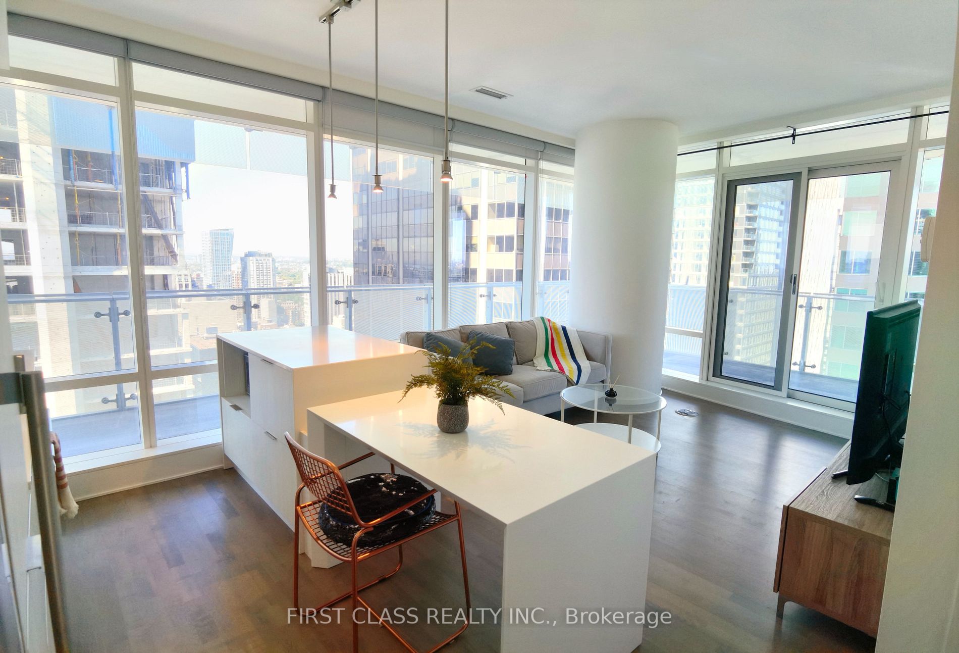 1 Bloor St E, #2810