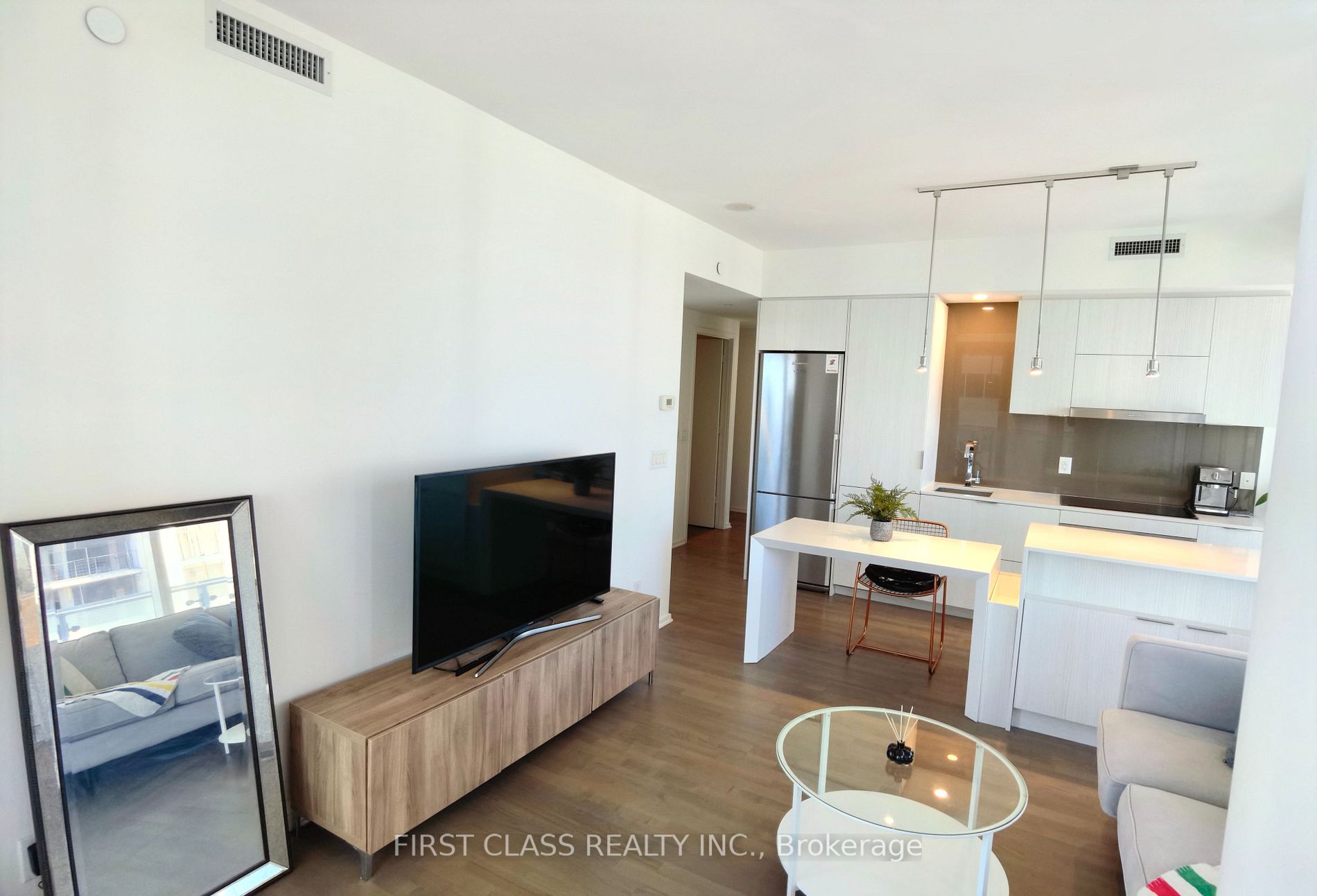 1 Bloor St E, #2810