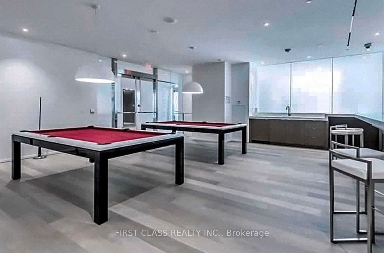 1 Bloor St E, #2810