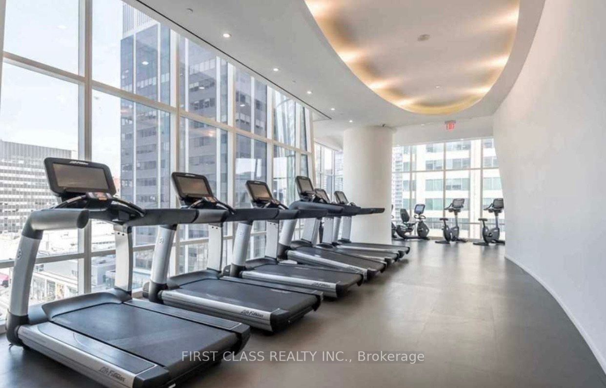 1 Bloor St E, #2810
