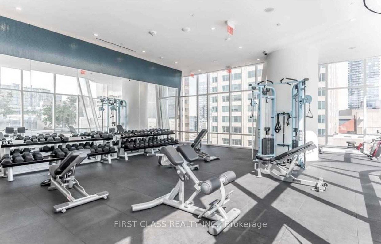 1 Bloor St E, #2810