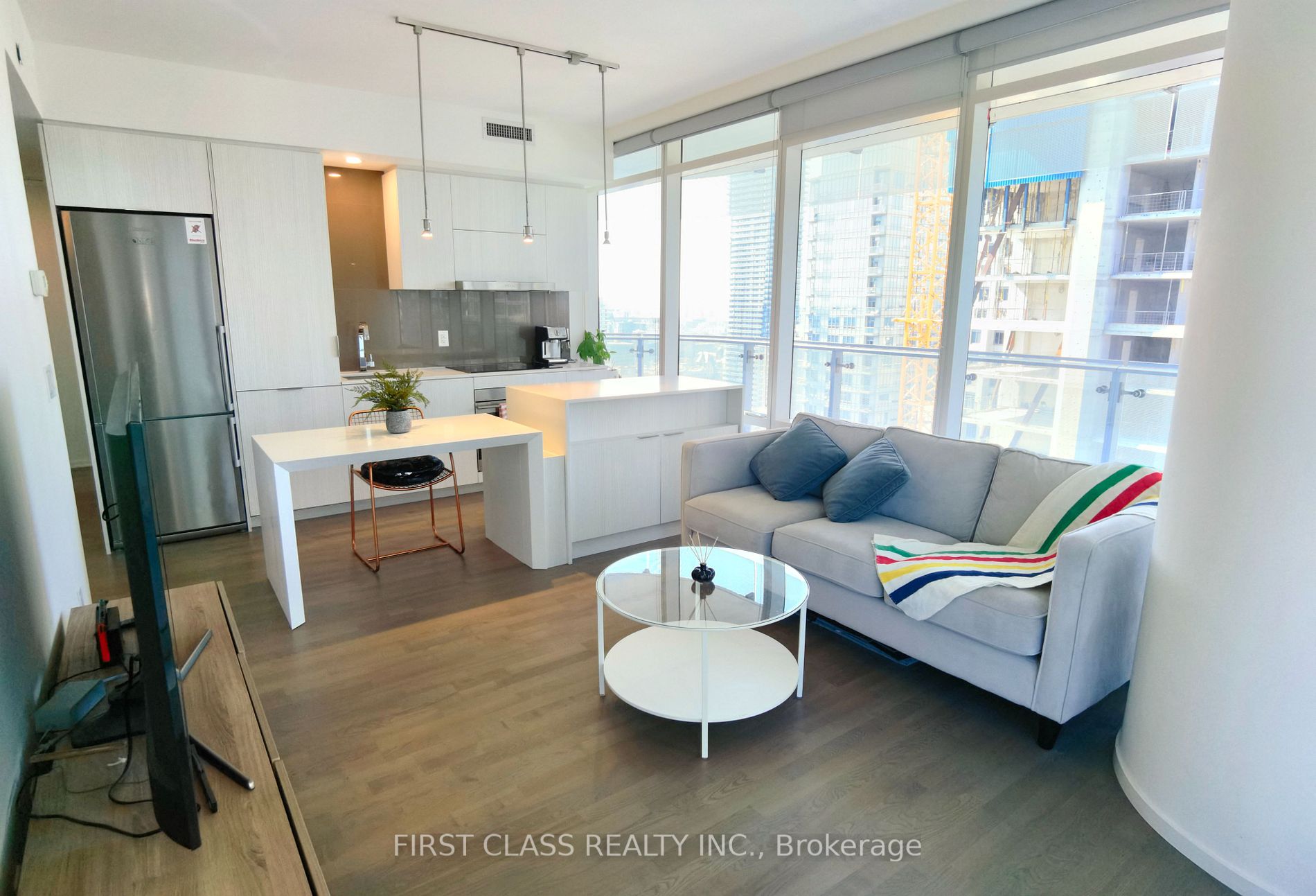 1 Bloor St E, #2810