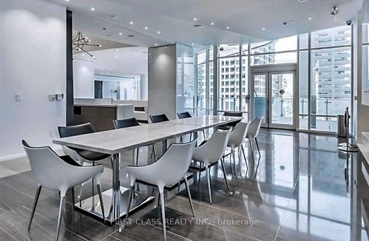 1 Bloor St E, #2810