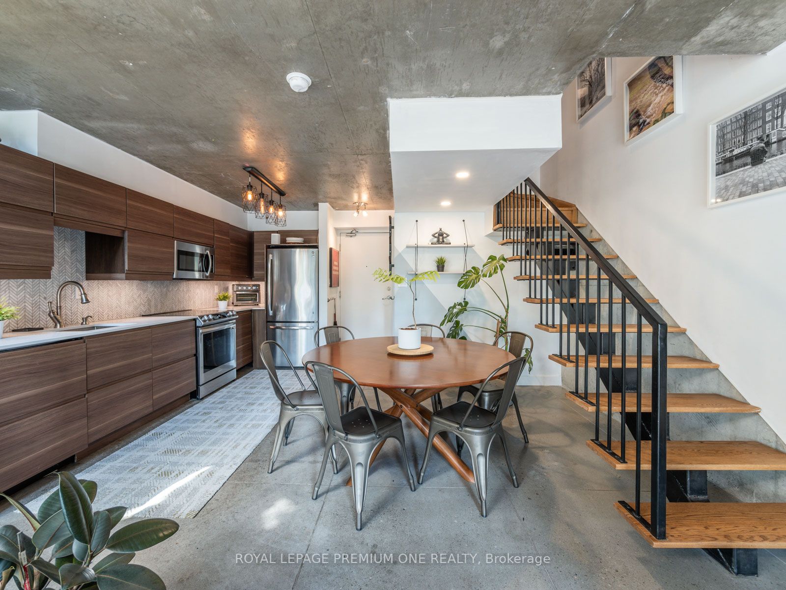 1029 King St, #205