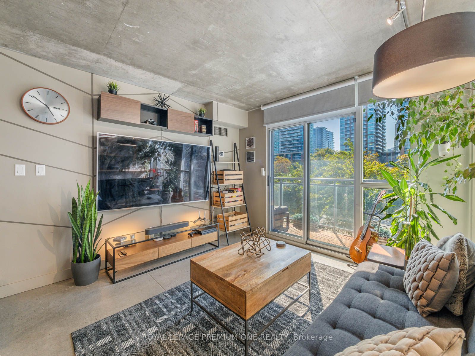 1029 King St, #205