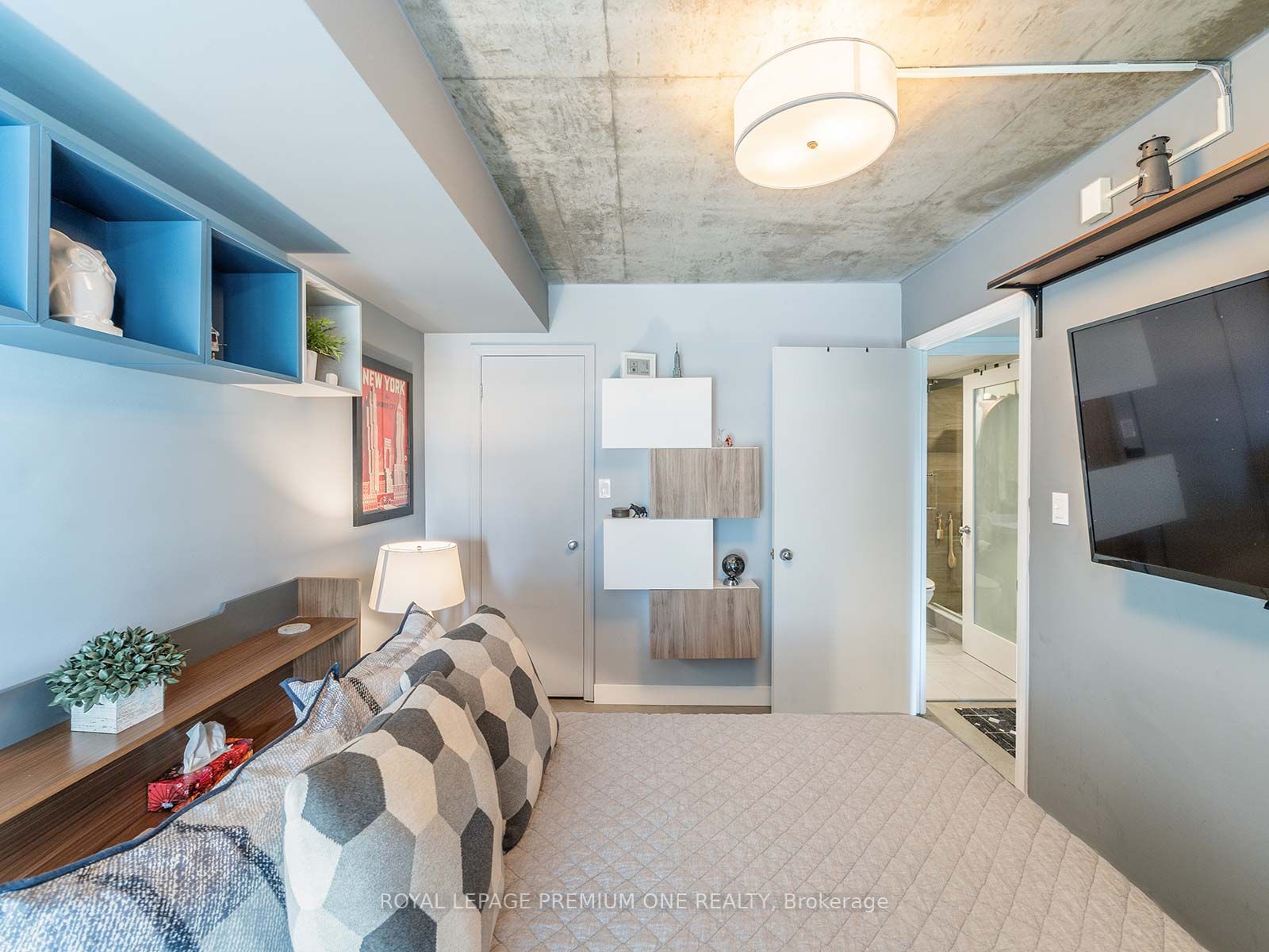1029 King St, #205