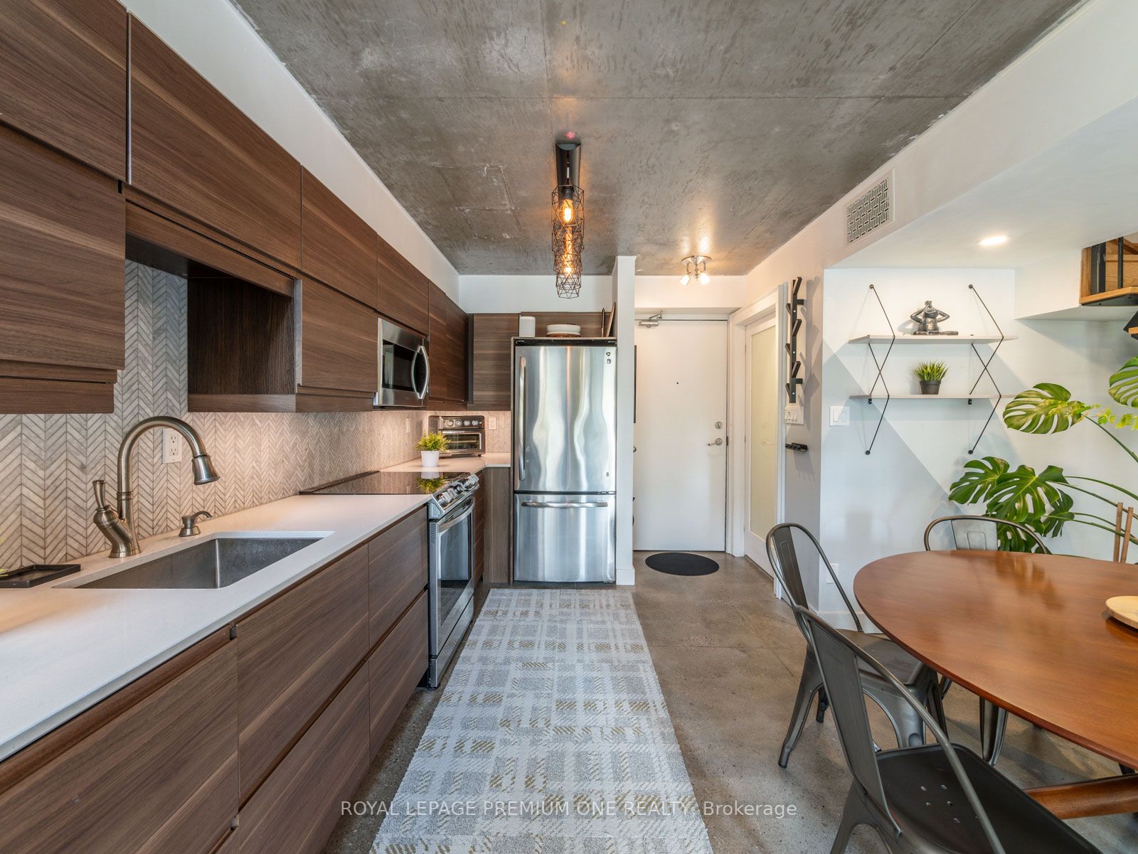 1029 King St, #205
