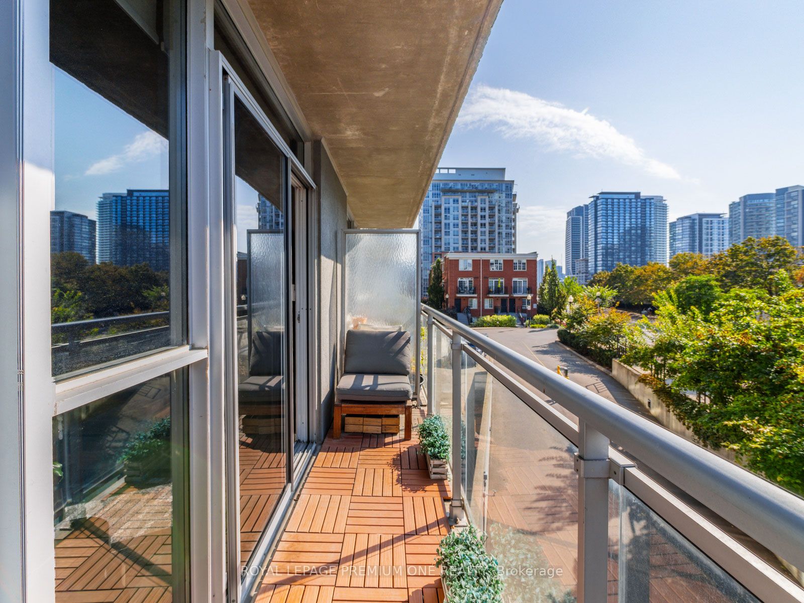 1029 King St, #205