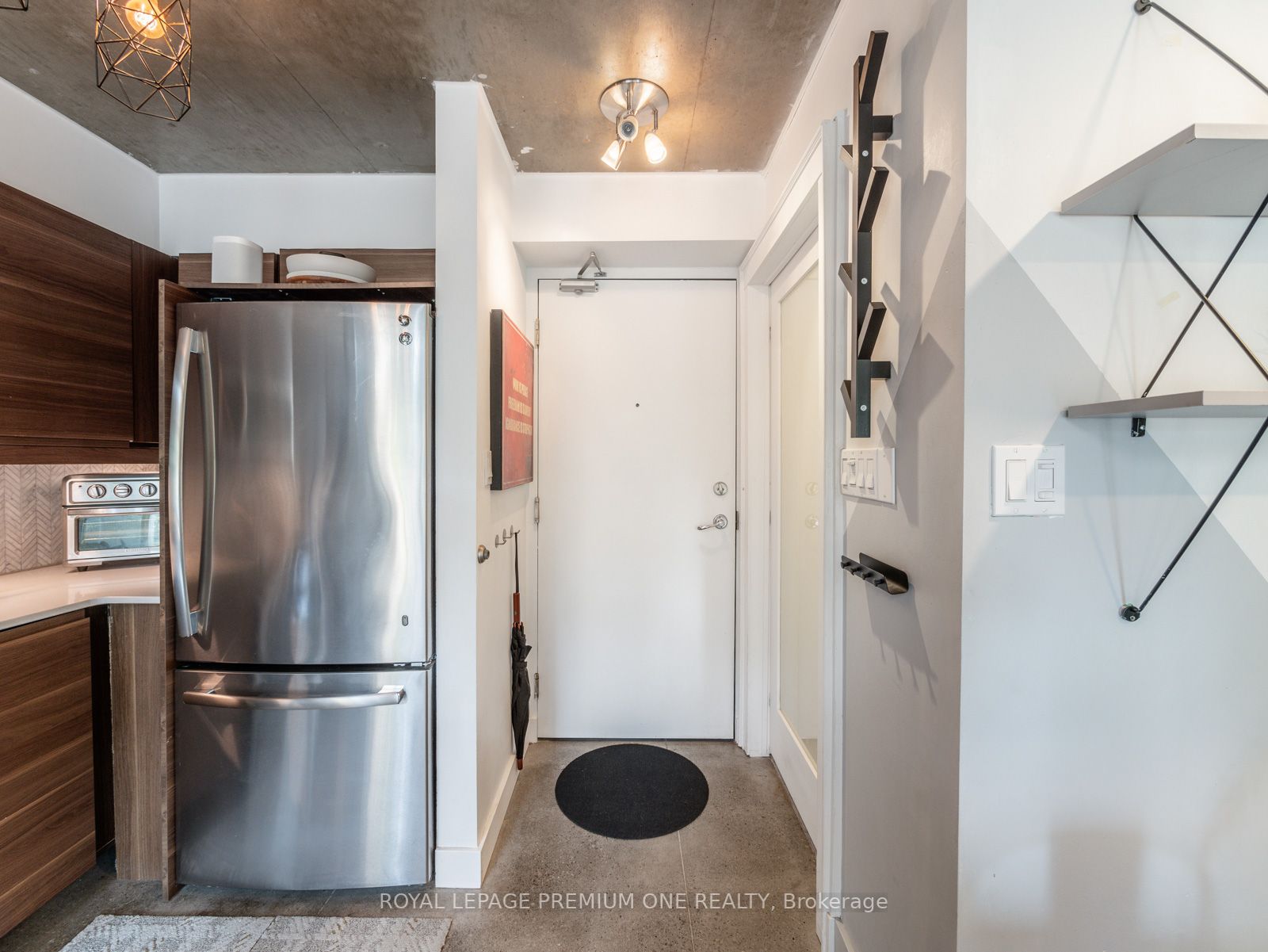 1029 King St, #205