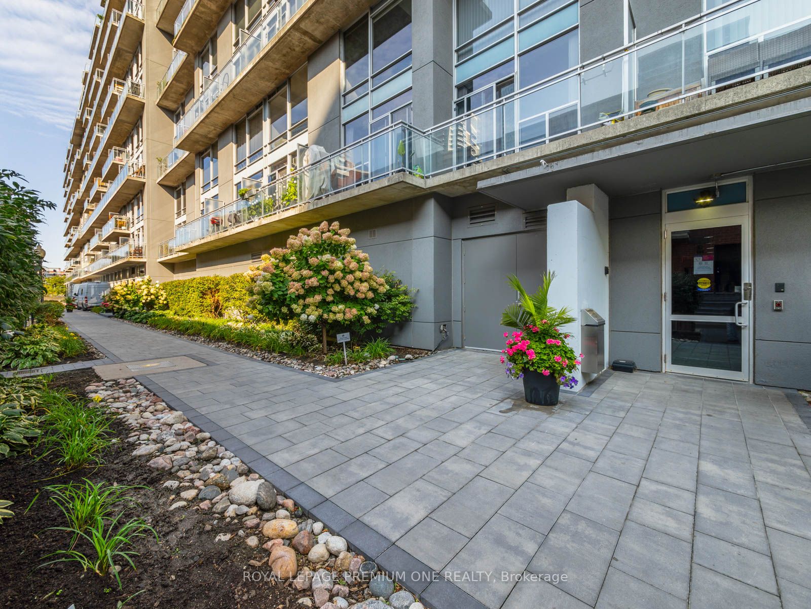 1029 King St, #205