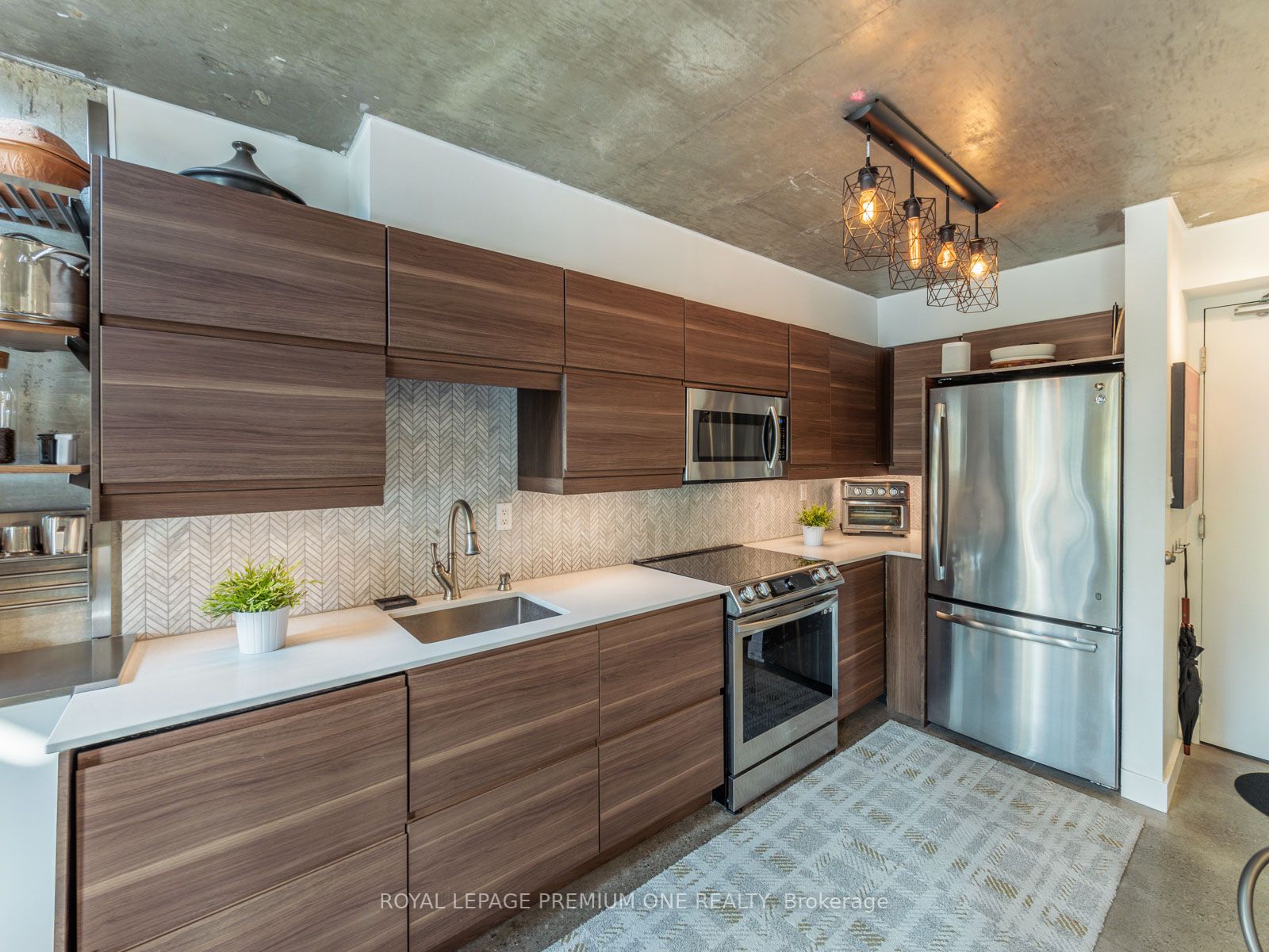 1029 King St, #205
