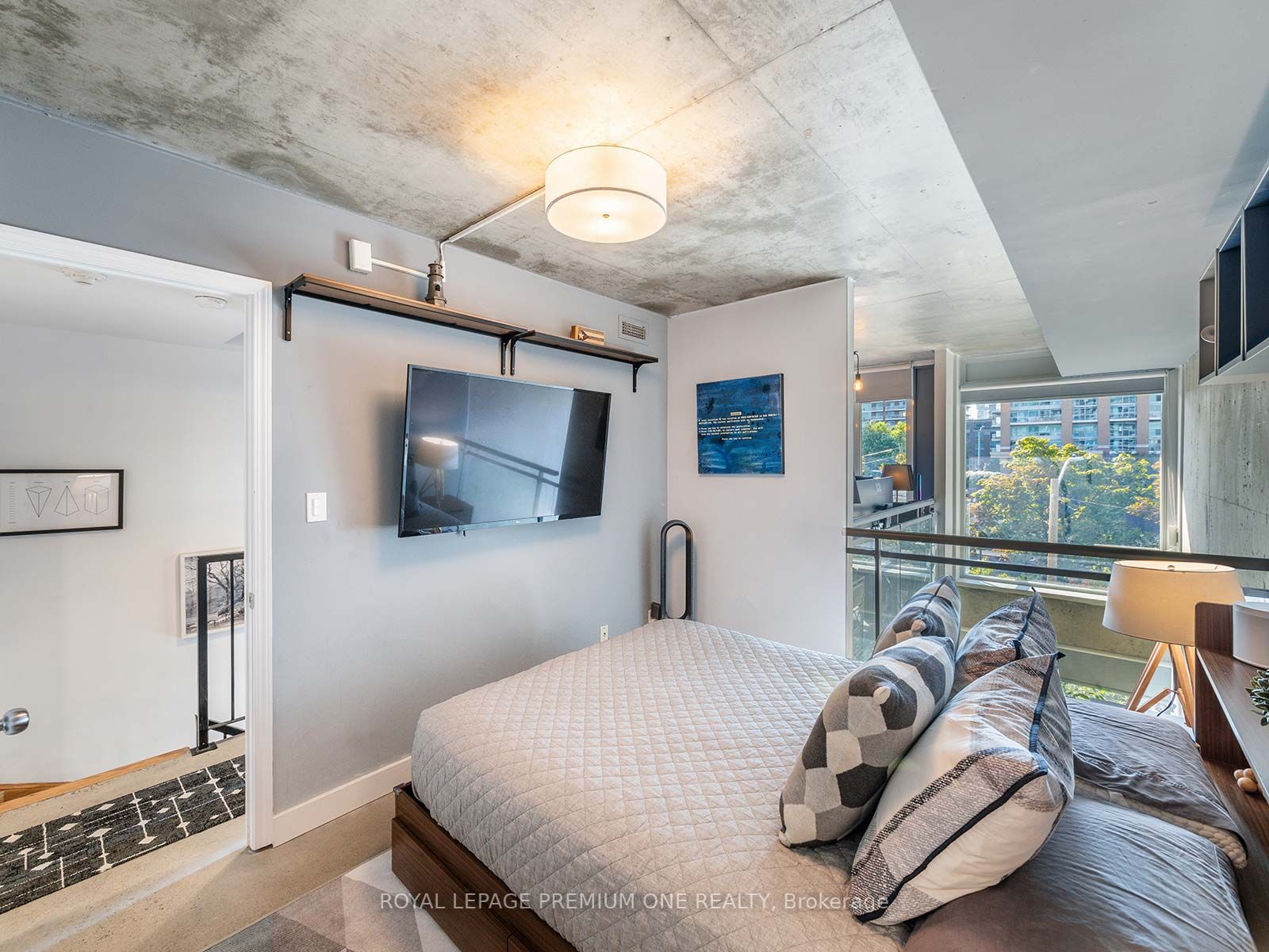 1029 King St, #205