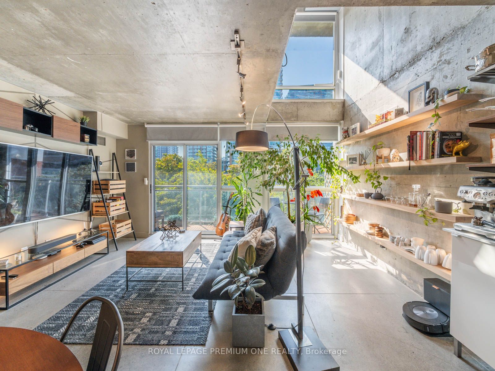 1029 King St, #205