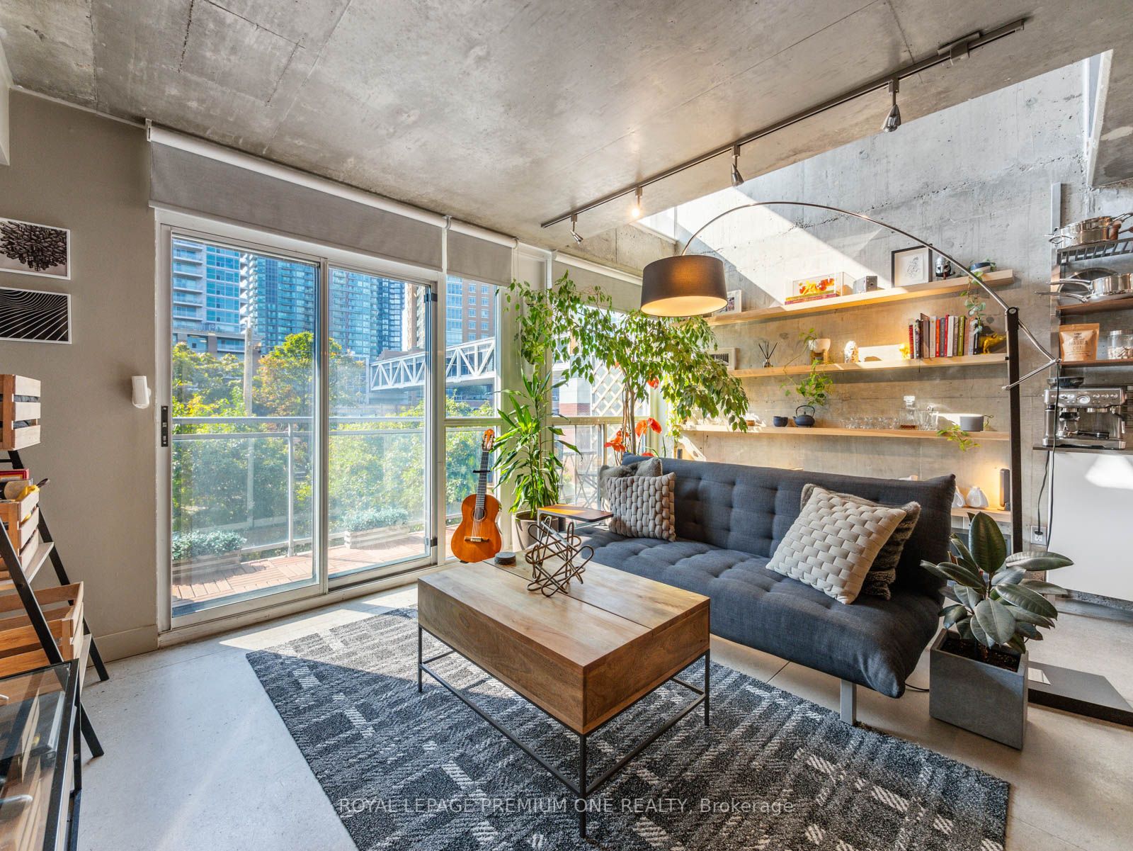 1029 King St, #205