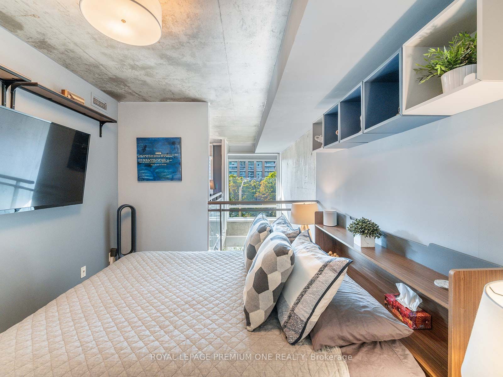 1029 King St, #205