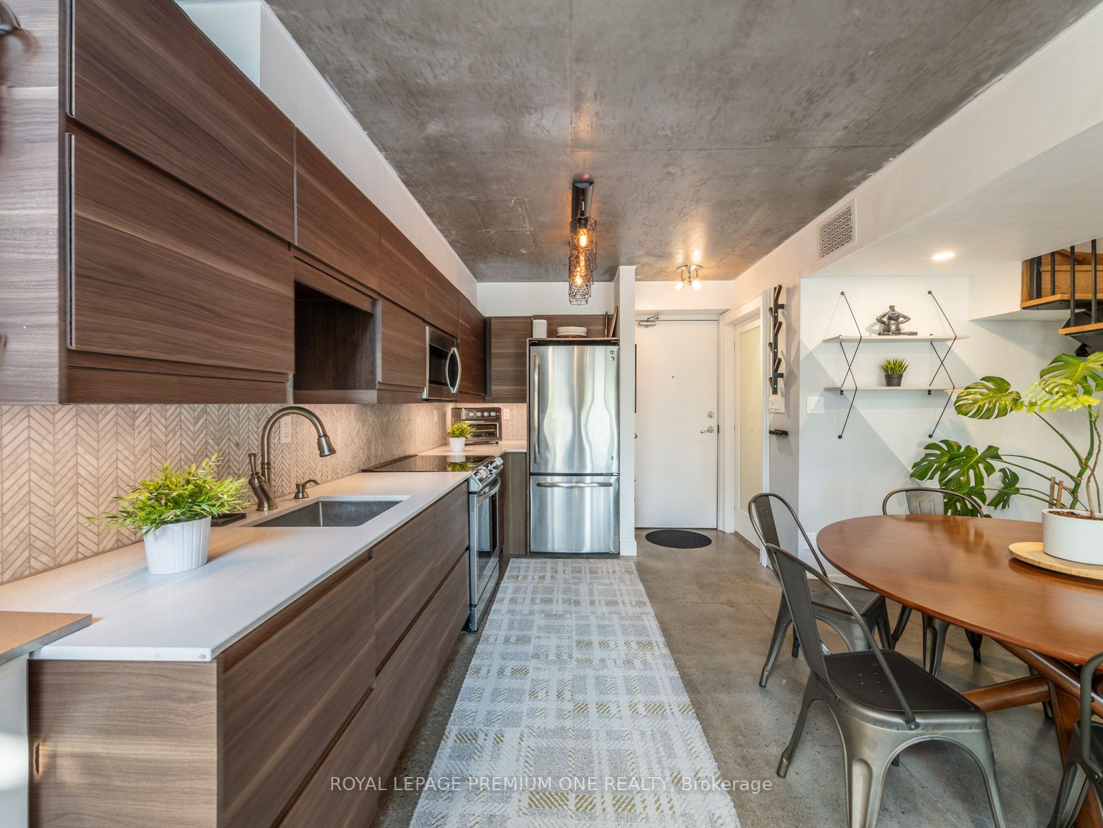 1029 King St, #205