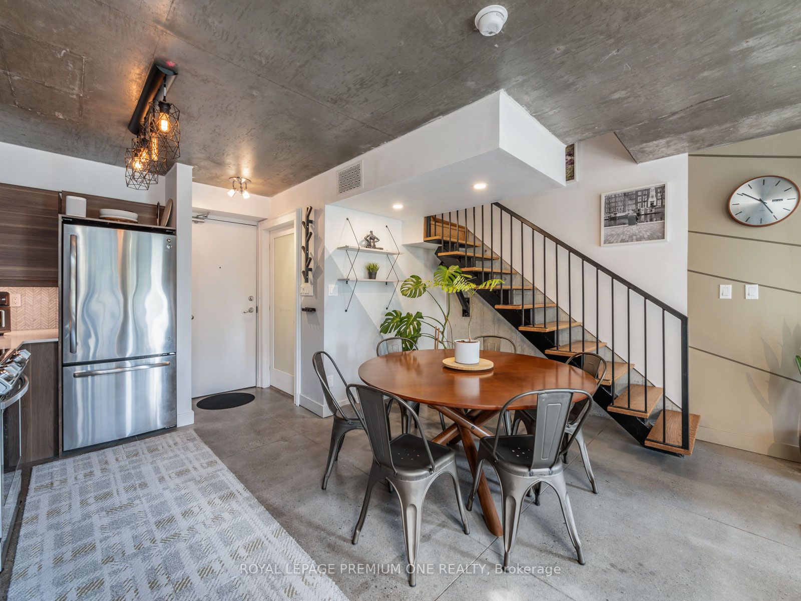 1029 King St, #205