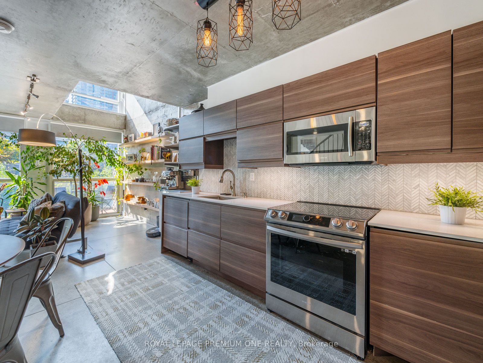 1029 King St, #205