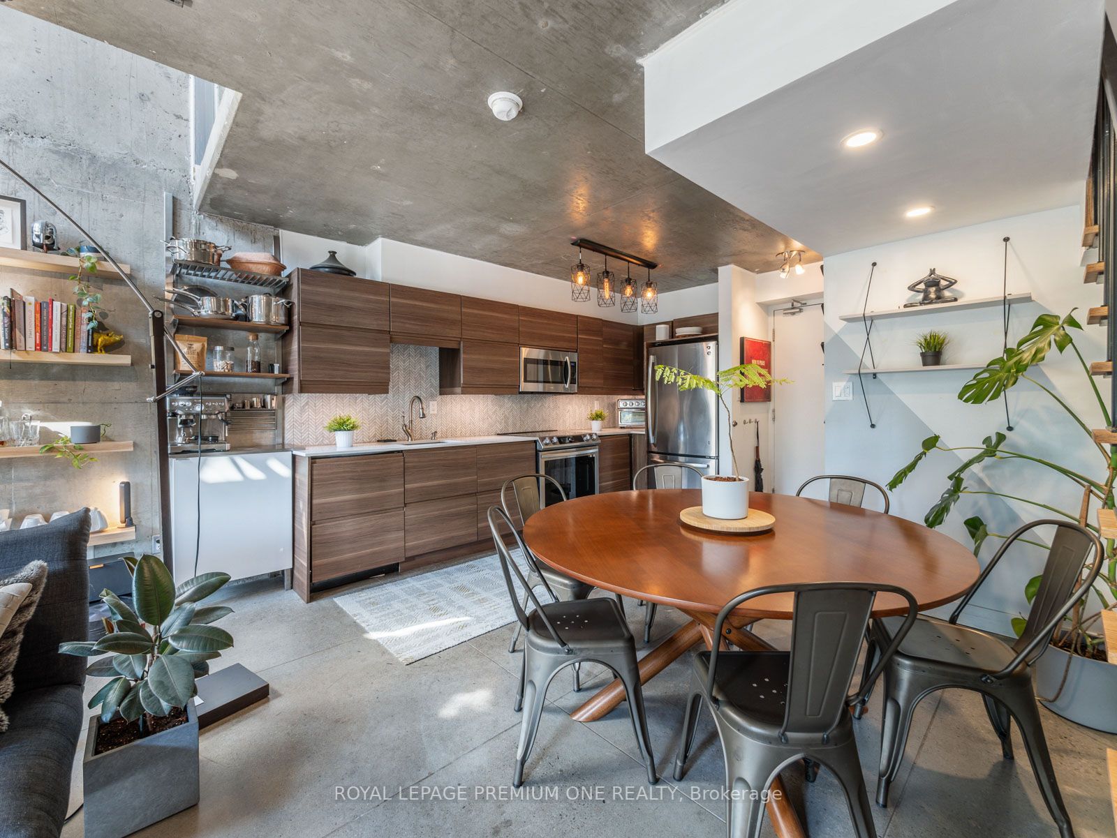 1029 King St, #205