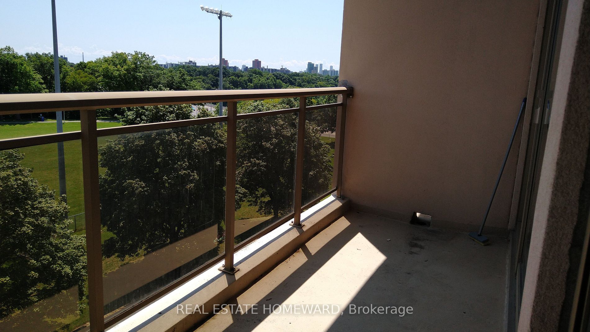 1 Leaside Park Dr, #417
