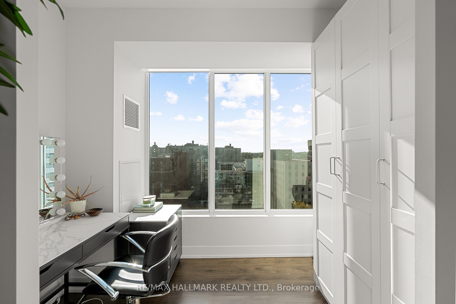 68 Merton Street, #1207