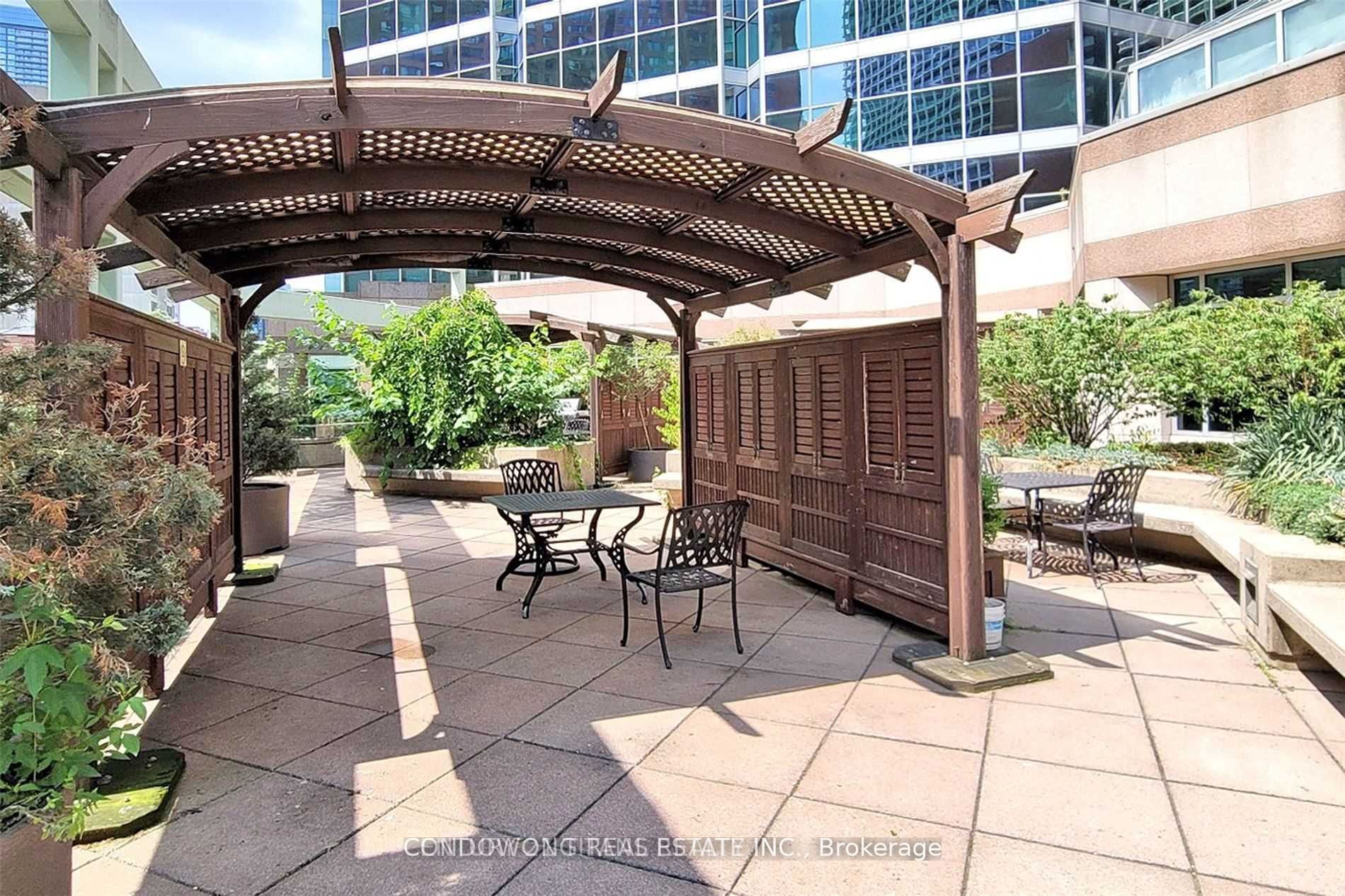 38 Elm St, #411
