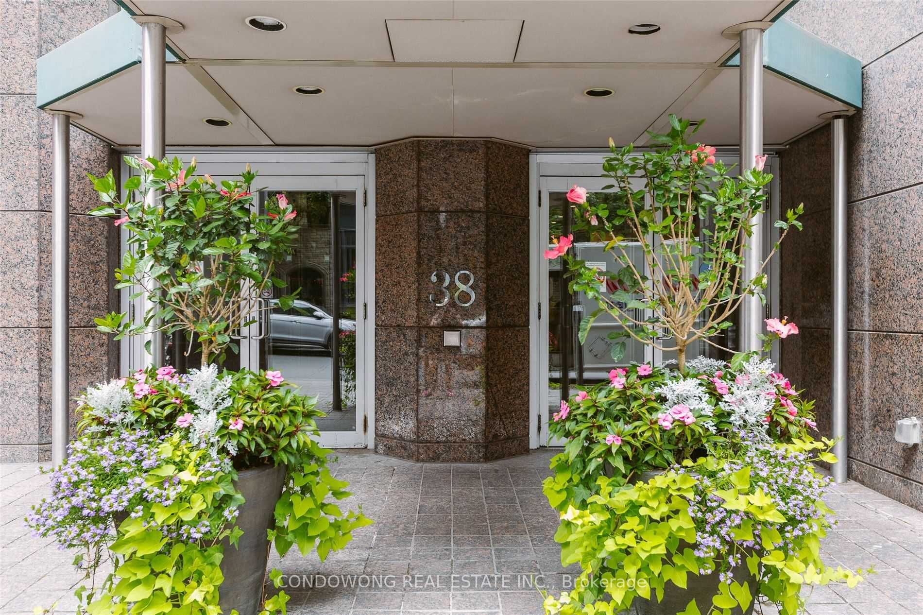 38 Elm St, #411