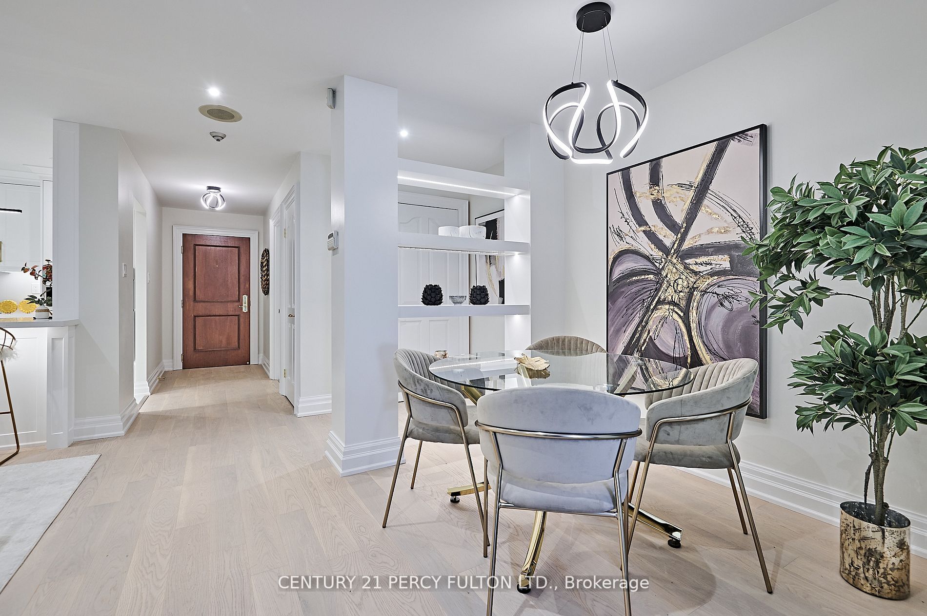 225 The Donway W, #105