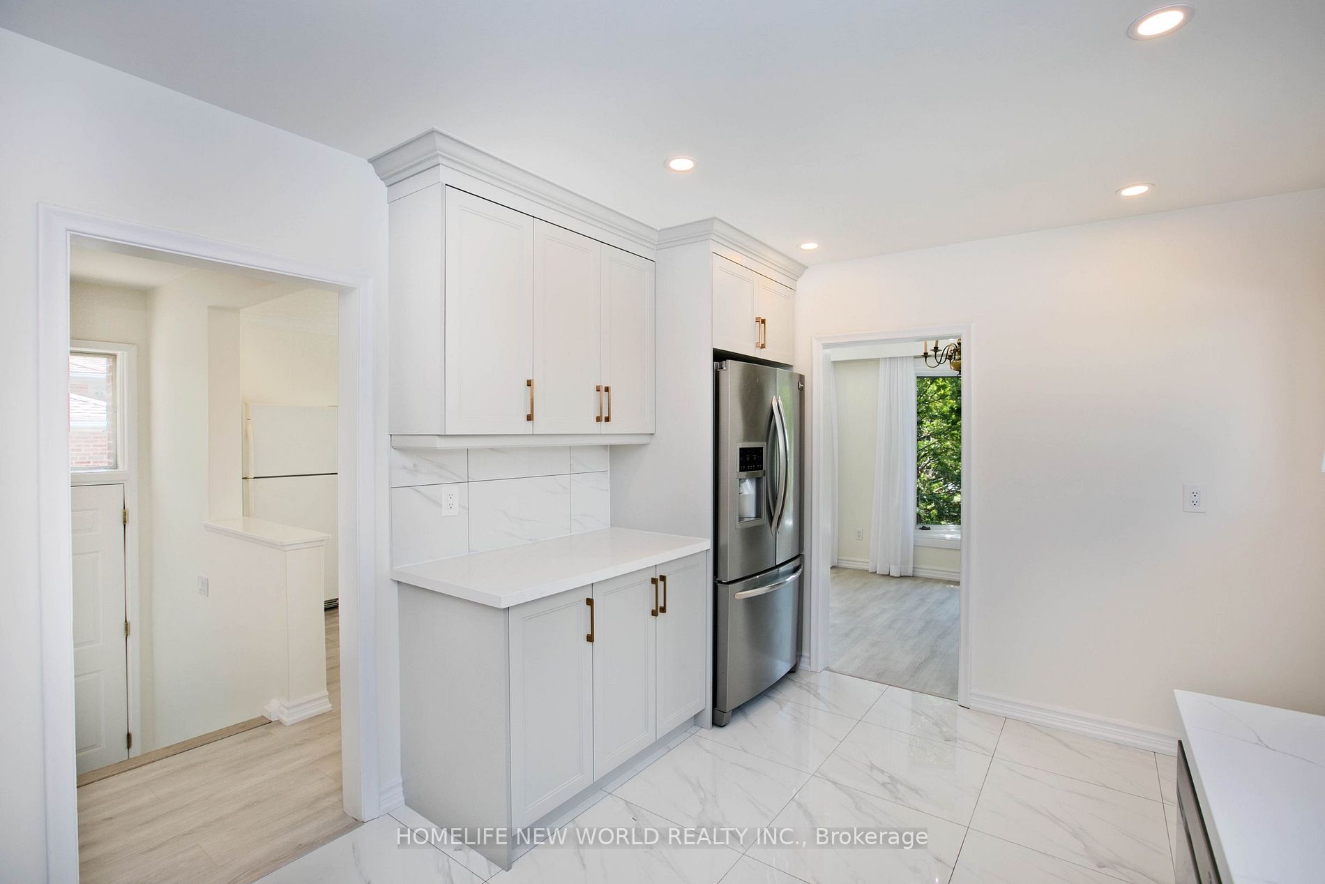20 Broadlands Blvd