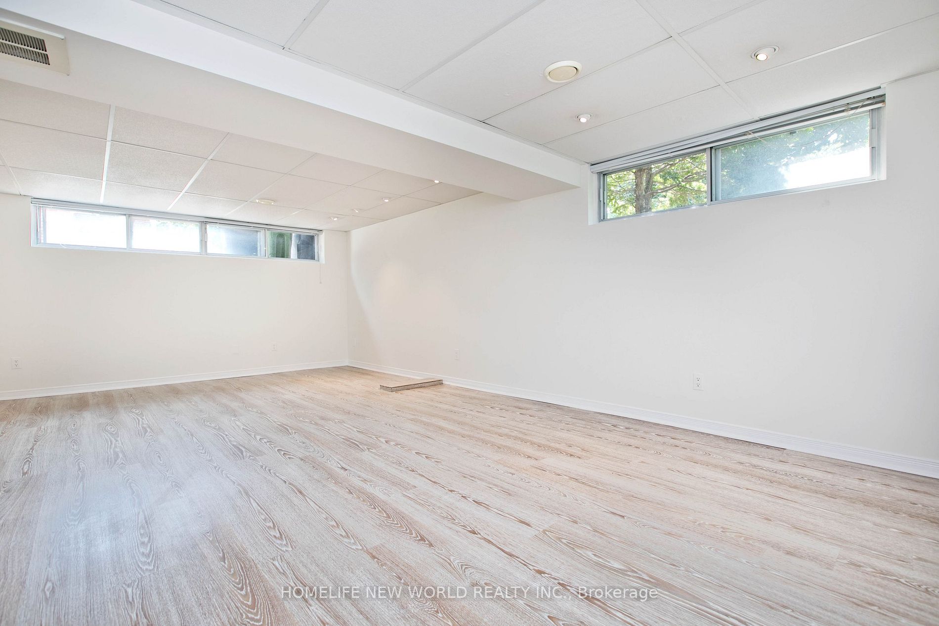 20 Broadlands Blvd