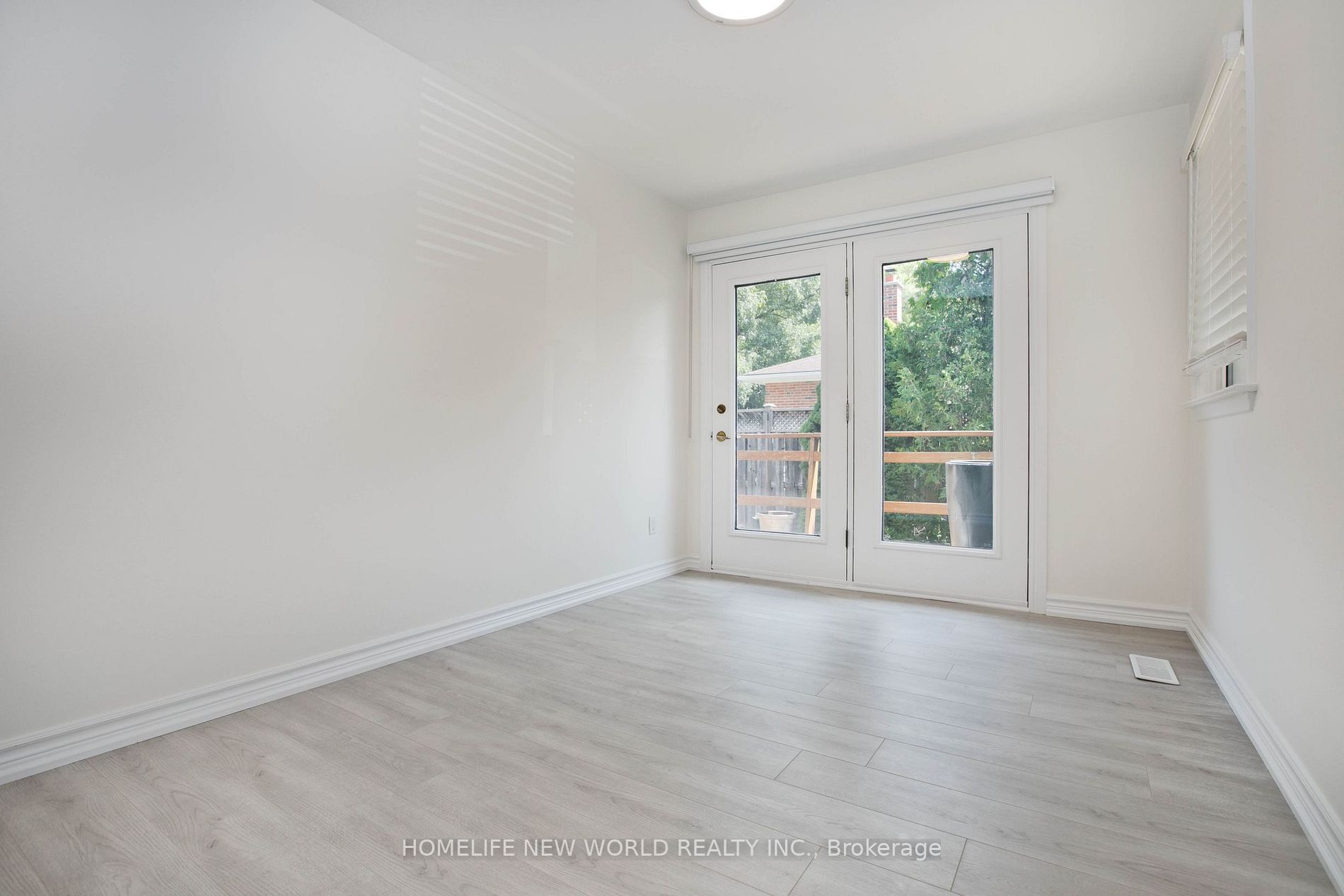 20 Broadlands Blvd