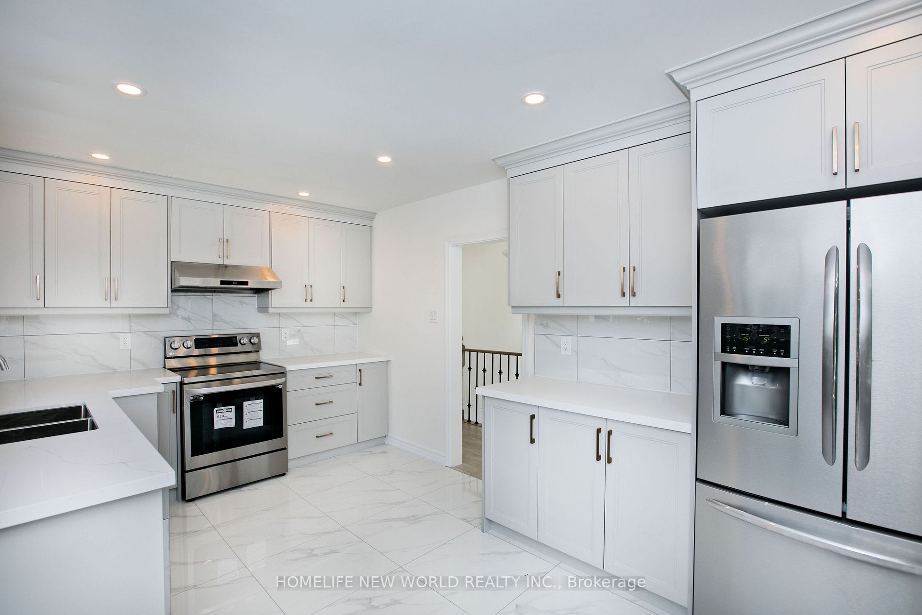 20 Broadlands Blvd
