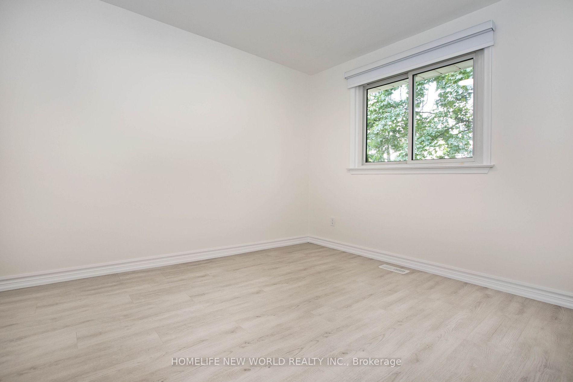 20 Broadlands Blvd