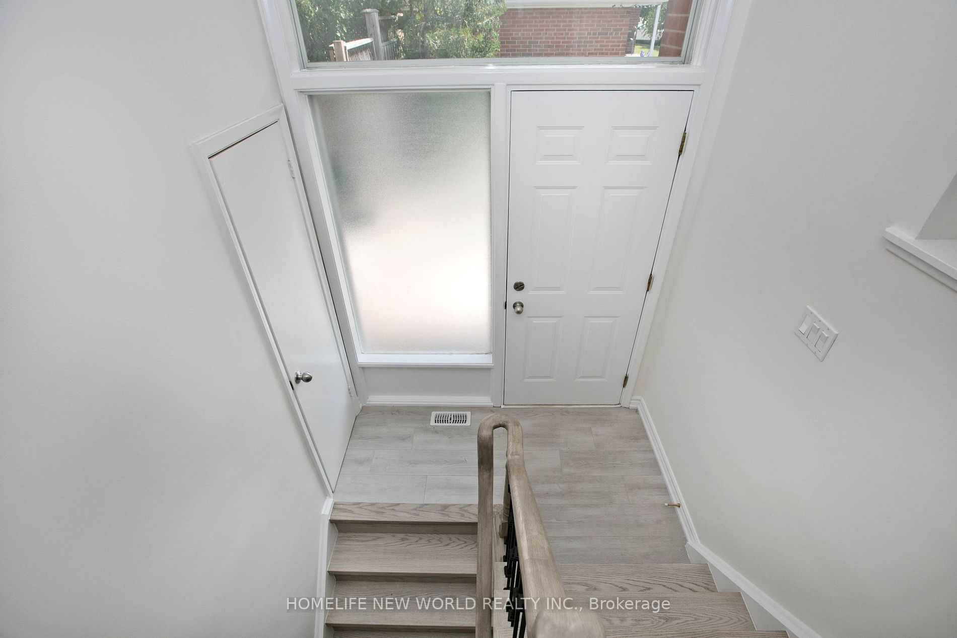 20 Broadlands Blvd