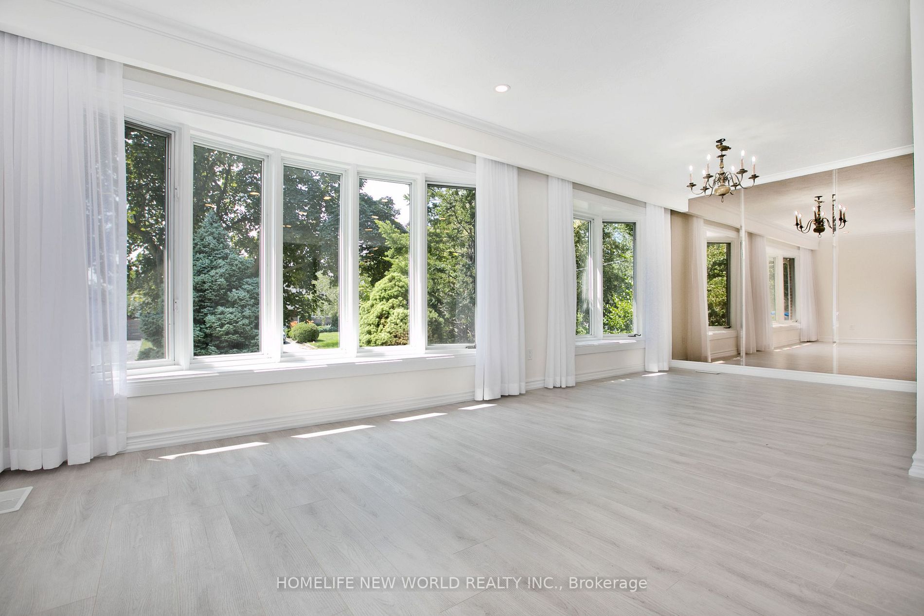20 Broadlands Blvd