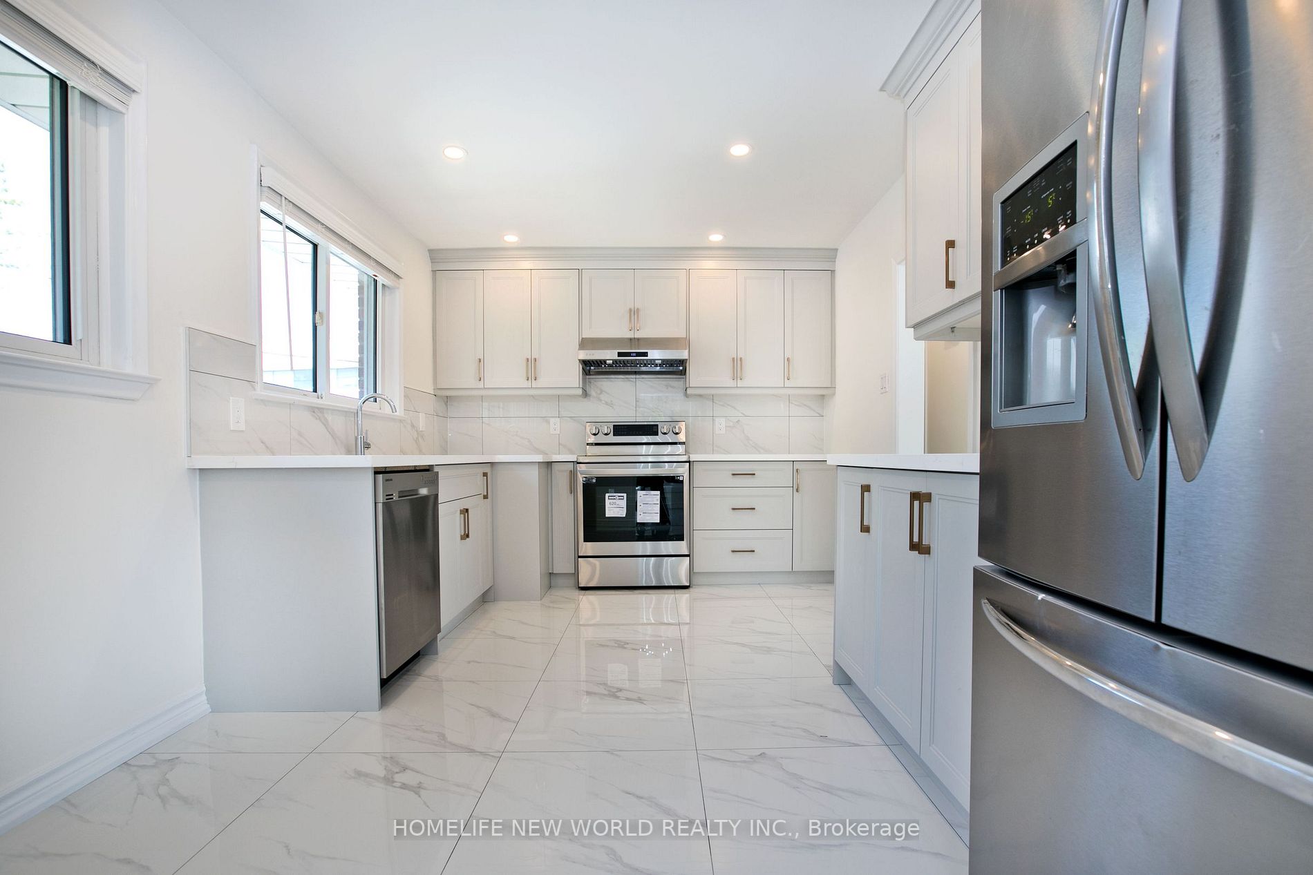 20 Broadlands Blvd