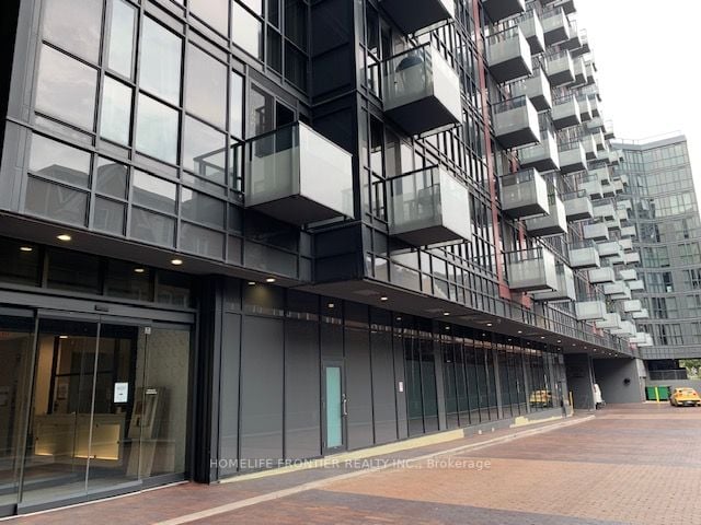 560 Front St W, #1026