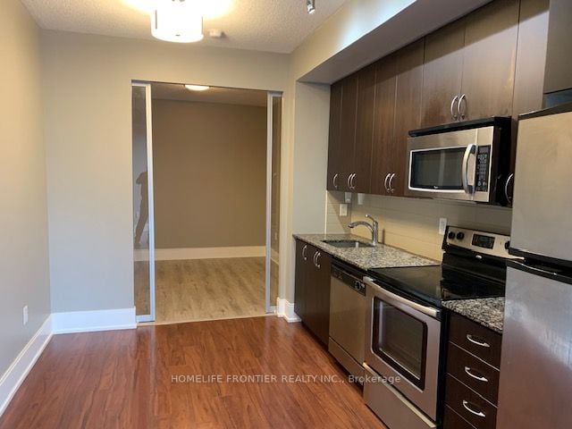 560 Front St W, #1026
