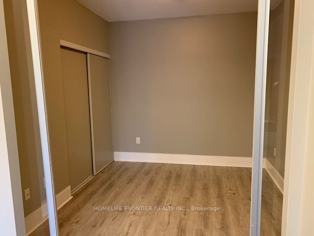 560 Front St W, #1026