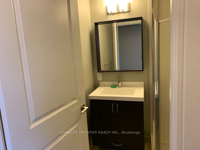 560 Front St W, #1026