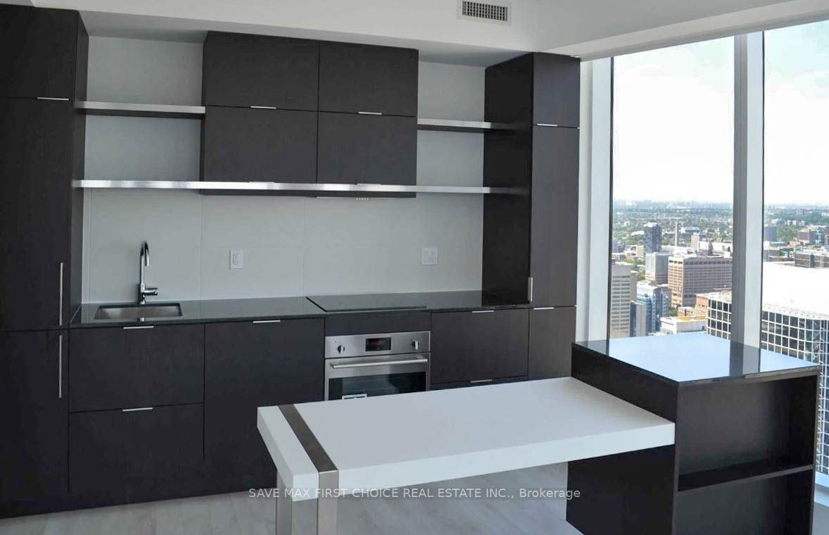 197 Yonge St, #5102