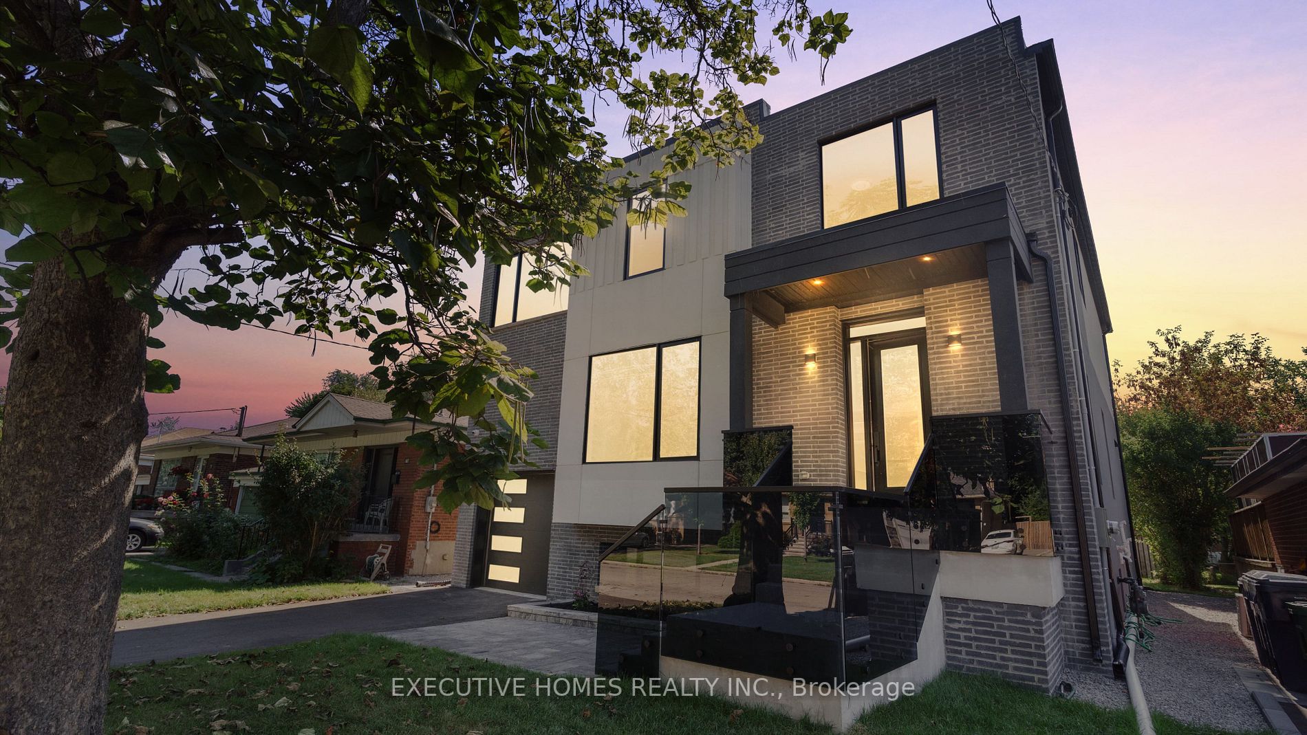 81 De Quincy Blvd