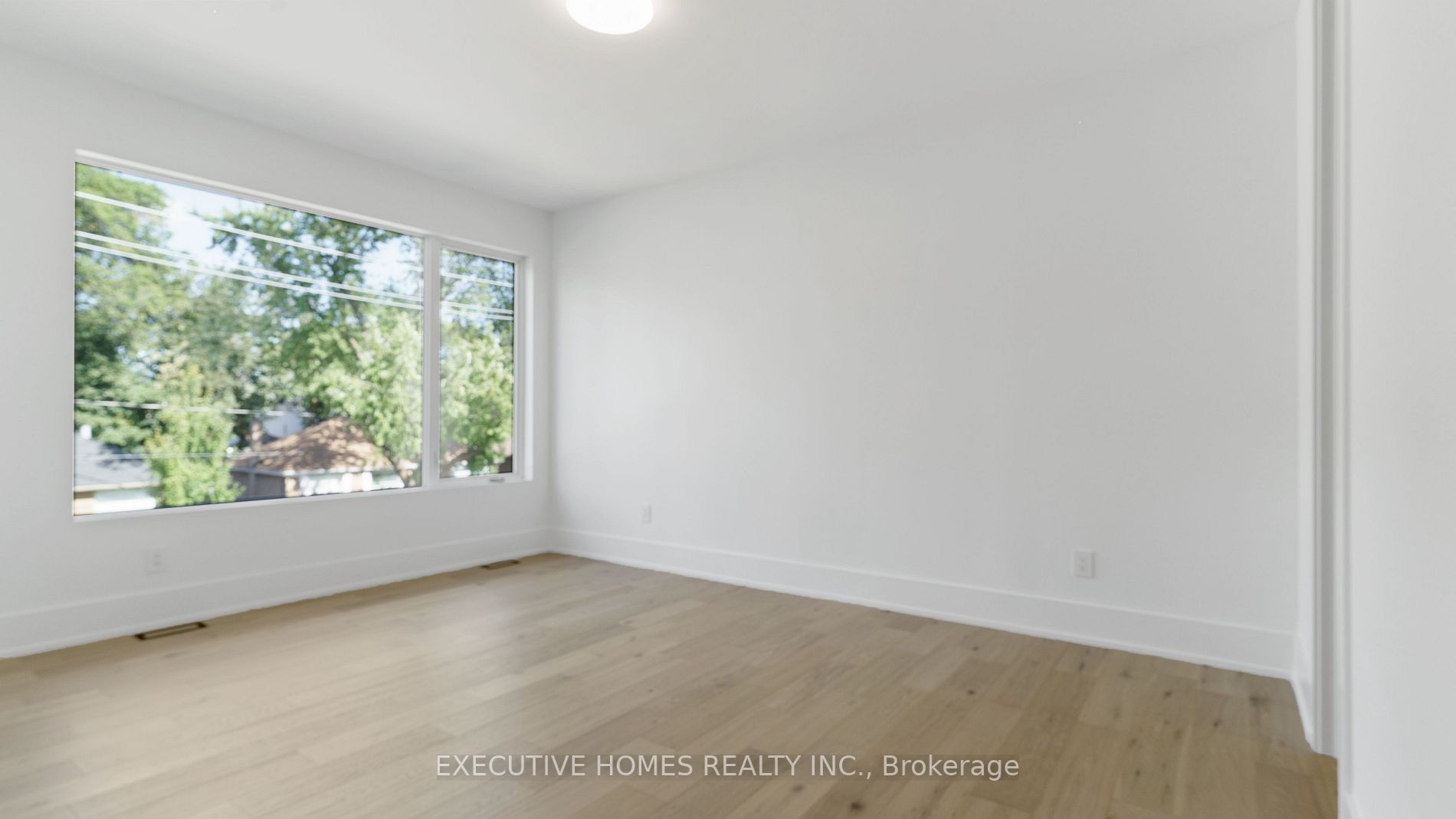 81 De Quincy Blvd