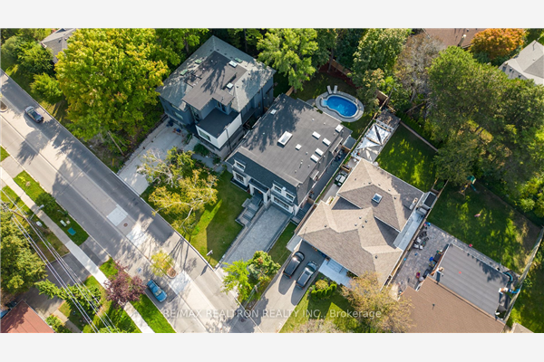 52 Burbank Dr, Toronto
