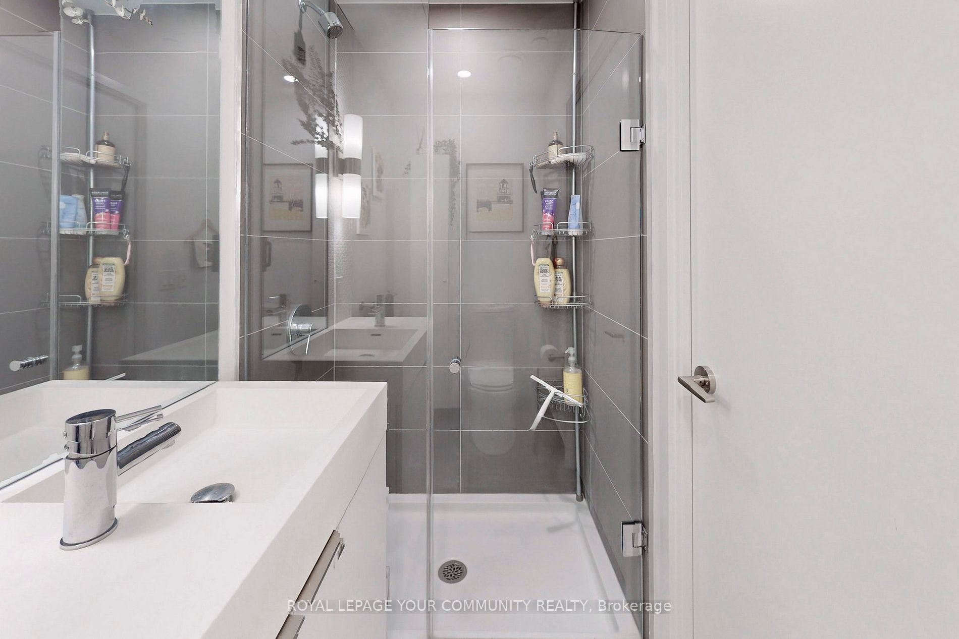 33 Helendale Ave, #1406