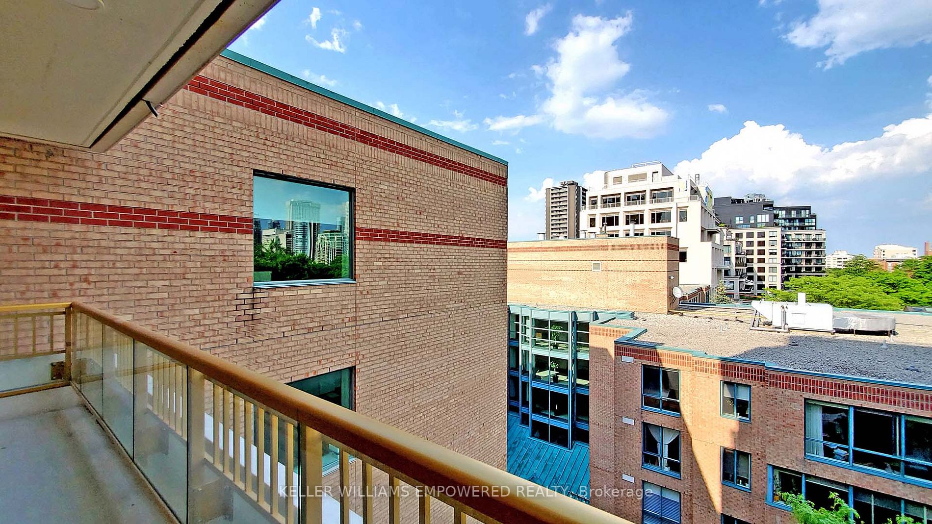 151 Avenue Rd, #603