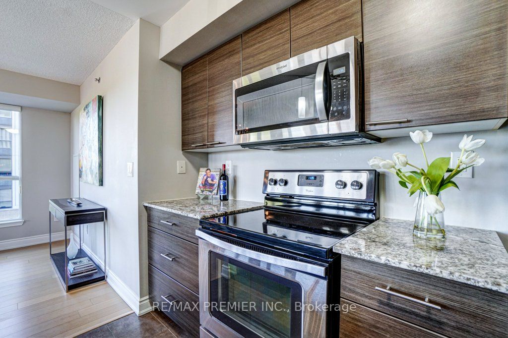 760 Sheppard Ave W, #515